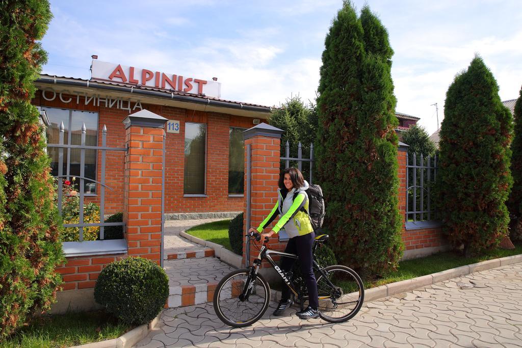 בישקק Alpinist Hotel מראה חיצוני תמונה