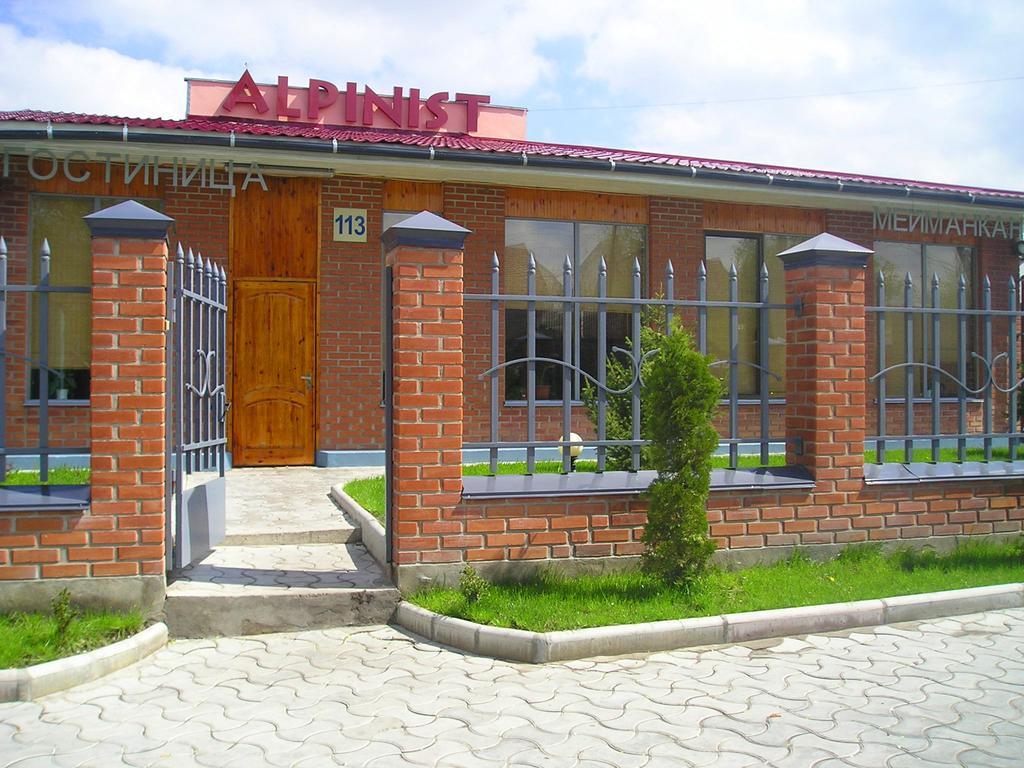 בישקק Alpinist Hotel מראה חיצוני תמונה